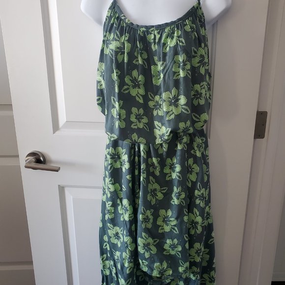 Pretty and Versatile Floral Spaghetti Strap Tunic Dress from Hawaii, One Size - Picture 3 of 9